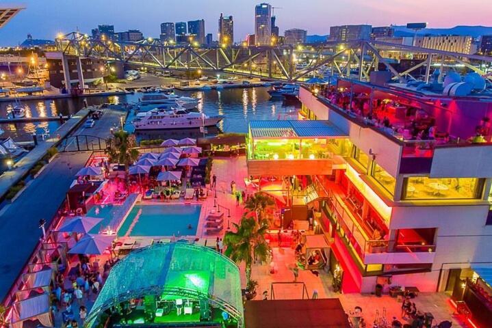 Beautiful And Comfy Boat In Barcelona With Boat Tour Option Otel Dış mekan fotoğraf