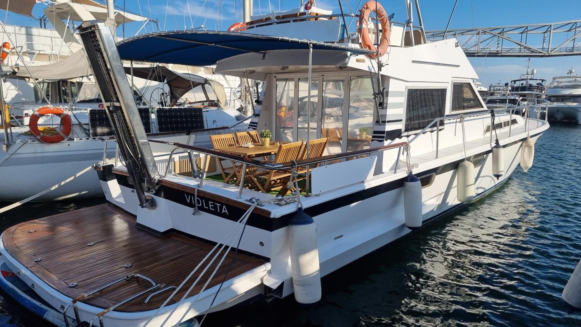 Beautiful And Comfy Boat In Barcelona With Boat Tour Option Otel Dış mekan fotoğraf