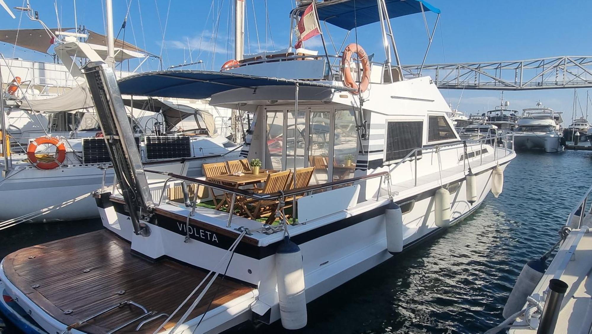 Beautiful And Comfy Boat In Barcelona With Boat Tour Option Otel Dış mekan fotoğraf