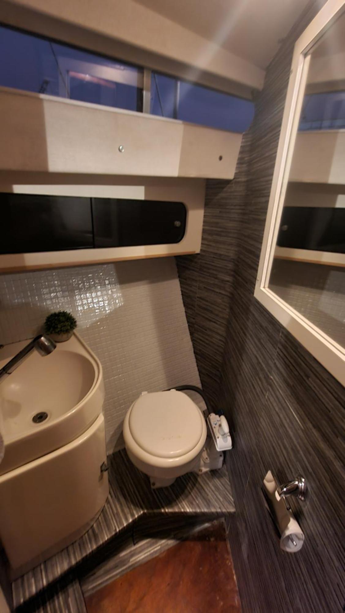 Beautiful And Comfy Boat In Barcelona With Boat Tour Option Otel Dış mekan fotoğraf
