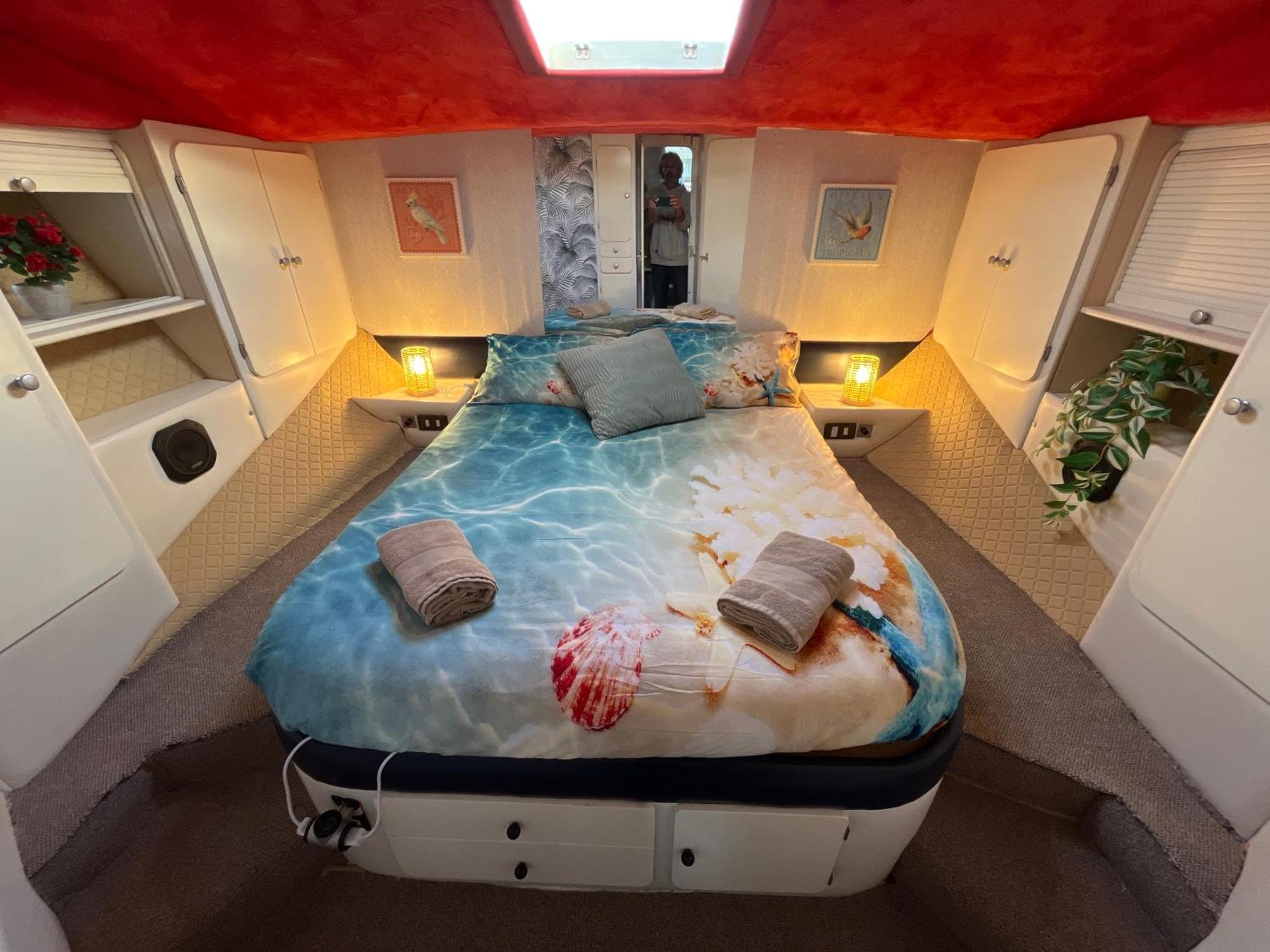 Beautiful And Comfy Boat In Barcelona With Boat Tour Option Otel Dış mekan fotoğraf