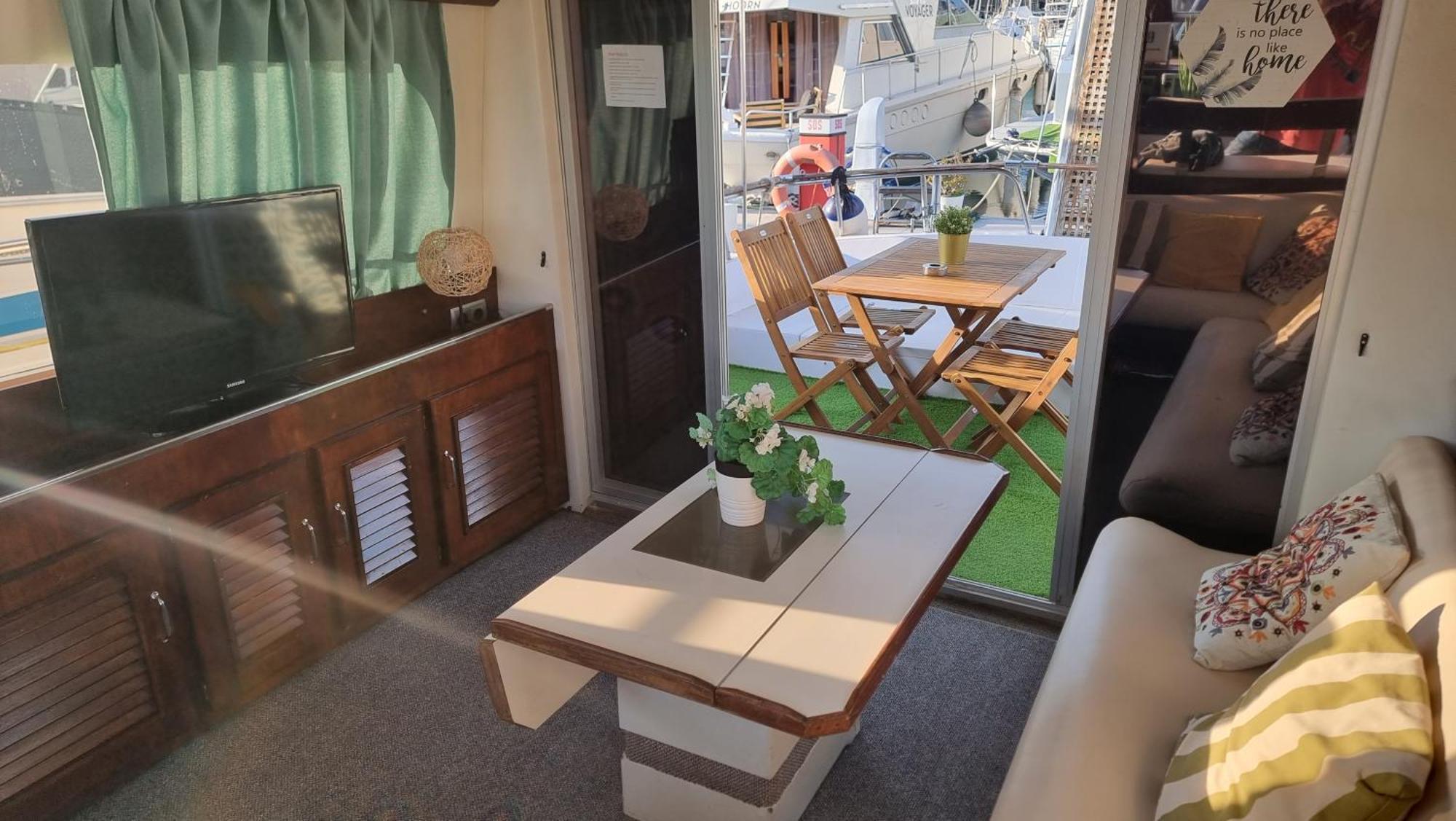 Beautiful And Comfy Boat In Barcelona With Boat Tour Option Otel Dış mekan fotoğraf