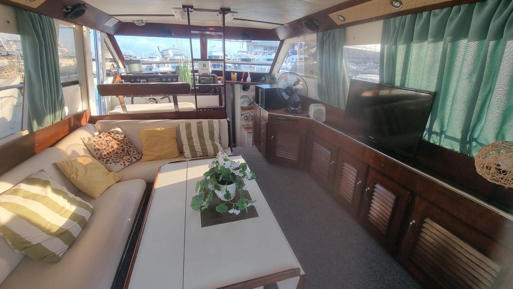 Beautiful And Comfy Boat In Barcelona With Boat Tour Option Otel Dış mekan fotoğraf